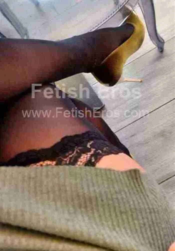 Mistress Melissa Queen Feet TORINO - Sessioni con Mistress BDSM, Foto Gallery Fetish, Annuncio Mistress Fetish Eros