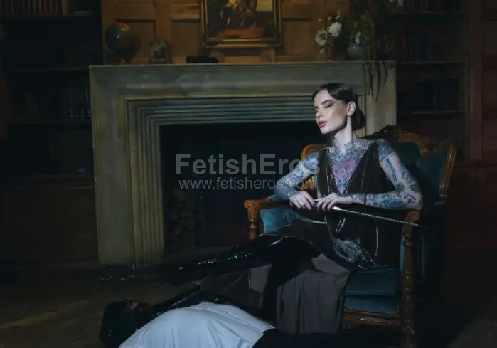 Mistress Vivien BERGAMO - Sessioni con Mistress BDSM, Foto Gallery Fetish, Annuncio Mistress Fetish Eros