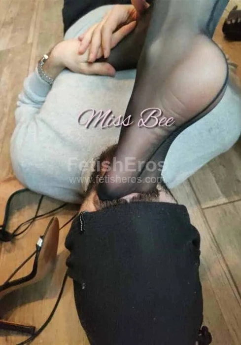 Mistress Miss Bee MILANO - Sessioni con Mistress BDSM, Foto Gallery Fetish, Annuncio Mistress Fetish Eros