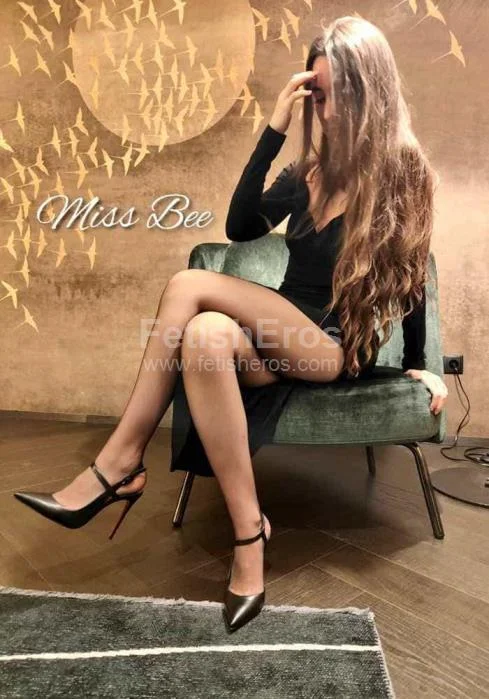 Mistress Miss Bee MILANO - Sessioni con Mistress BDSM, Foto Gallery Fetish, Annuncio Mistress Fetish Eros