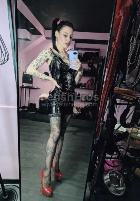 Mistress Dea Euridice ROMA - Sessioni con Mistress BDSM, Foto Gallery Fetish, Annuncio Mistress Fetish Eros