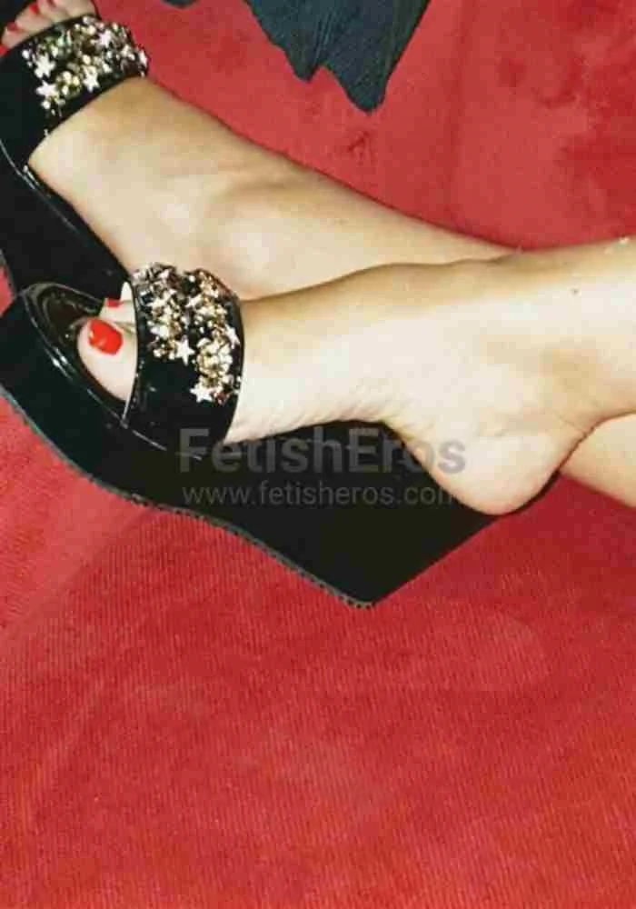 Mistress Dea Karen VIBO-VALENTIA - Sessioni con Mistress BDSM, Foto Gallery Fetish, Annuncio Mistress Fetish Eros