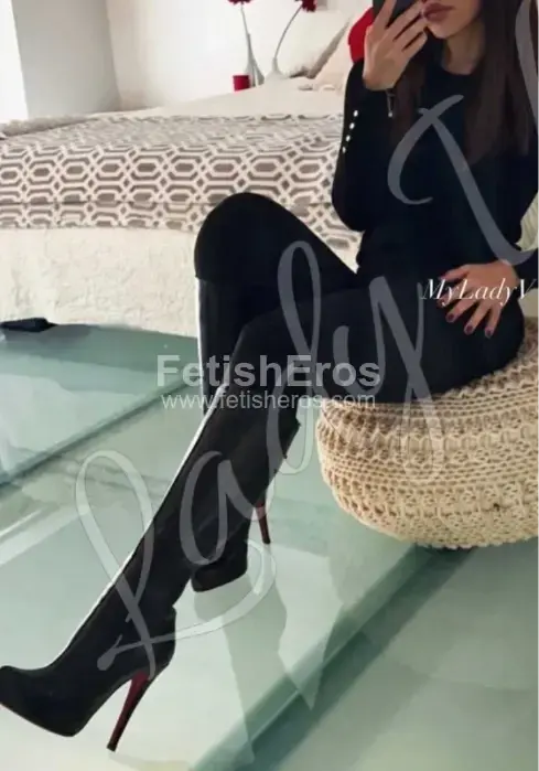 Mistress Lady V MILANO - Sessioni con Mistress BDSM, Foto Gallery Fetish, Annuncio Mistress Fetish Eros