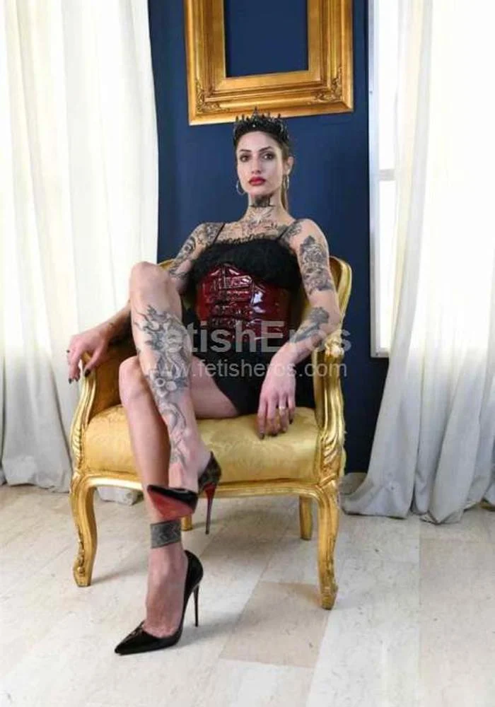 Mistress Miss Dula COMO - Sessioni con Mistress BDSM, Foto Gallery Fetish, Annuncio Mistress Fetish Eros