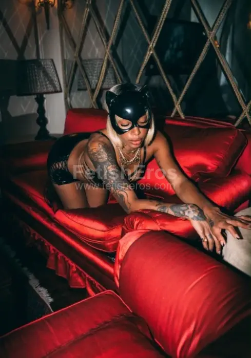 Mistress Miss Glorya PADOVA - Sessioni con Mistress BDSM, Foto Gallery Fetish, Annuncio Mistress Fetish Eros