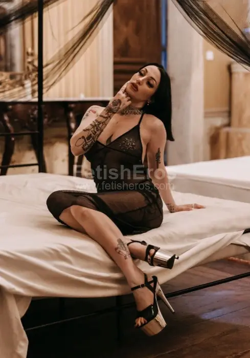 Mistress Miss Polly BOLOGNA - Sessioni con Mistress BDSM, Foto Gallery Fetish, Annuncio Mistress Fetish Eros
