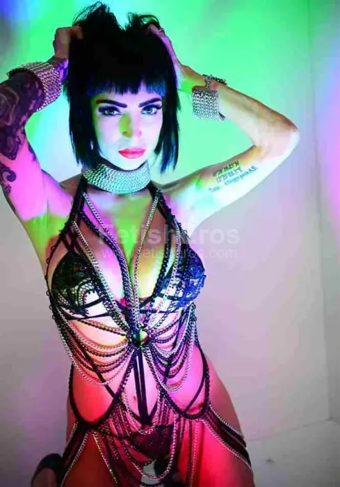 Mistress Miss Priscilla BERGAMO -Sessioni con Mistress BDSM, Foto Gallery Fetish, Annuncio Mistress Fetish Eros