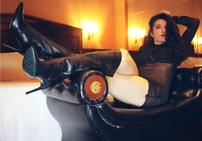 Mistress Sibilla MILANO - Sessioni con Mistress BDSM, Foto Gallery Fetish, Annuncio Mistress Fetish Eros