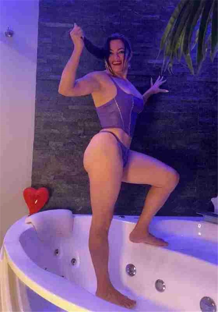 Mistress Valery FetishCam -Sessioni con Mistress BDSM, Foto Gallery Fetish, Annuncio Mistress Fetish Eros