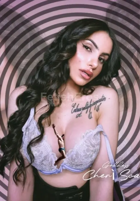 Cheri Scarlet FetishCam Cheri Scarlet