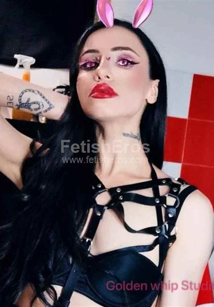 Mistress Goddess Cheri Scarlet MILANO - Sessioni con Mistress BDSM, Foto Gallery Fetish, Annuncio Mistress Fetish Eros