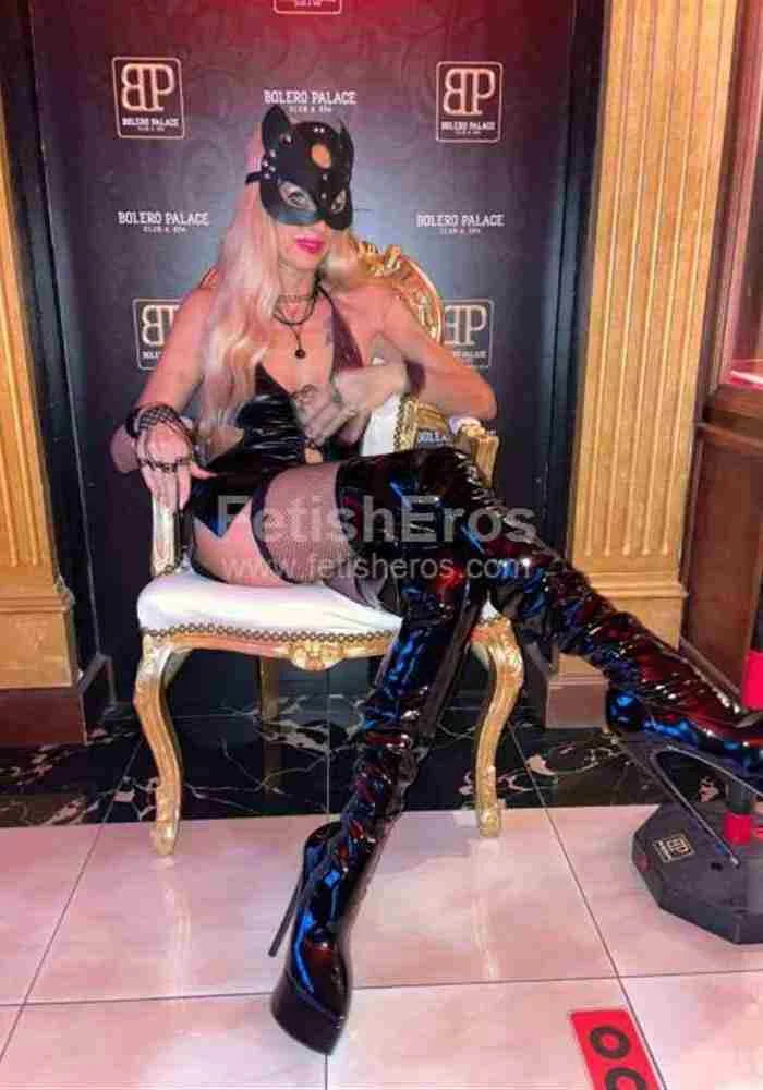 Mistress Barbie Blonde padova