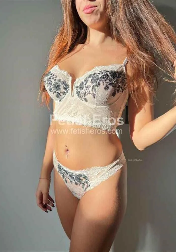 Mistress Giulia Peach MONZA - Sessioni con Mistress BDSM, Foto Gallery Fetish, Annuncio Mistress Fetish Eros