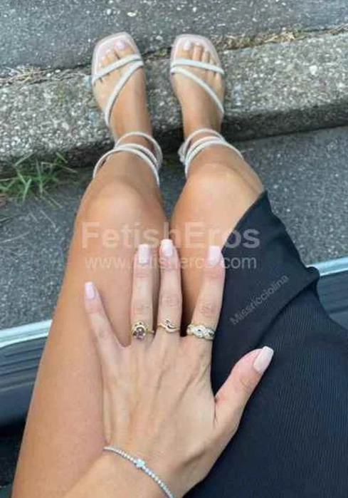 Mistress Miss Ricciolina MILANO - Sessioni con Mistress BDSM, Foto Gallery Fetish, Annuncio Mistress Fetish Eros