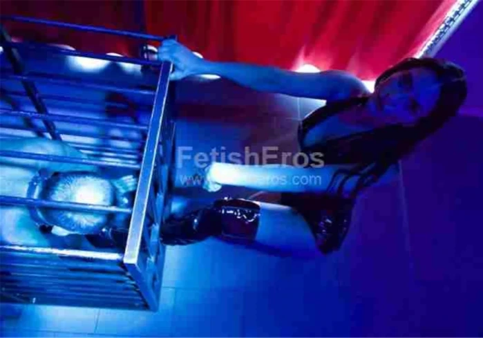 Mistress Miss Fuego MONZA - Sessioni con Mistress BDSM, Foto Gallery Fetish, Annuncio Mistress Fetish Eros