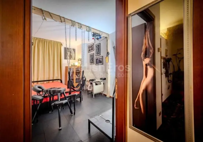 Mistress Lady Giuliette VERONA -Sessioni con Mistress BDSM, Foto Gallery Fetish, Annuncio Mistress Fetish Eros