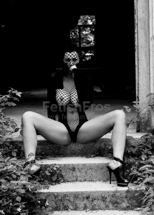 Diana Bizzarre Slave